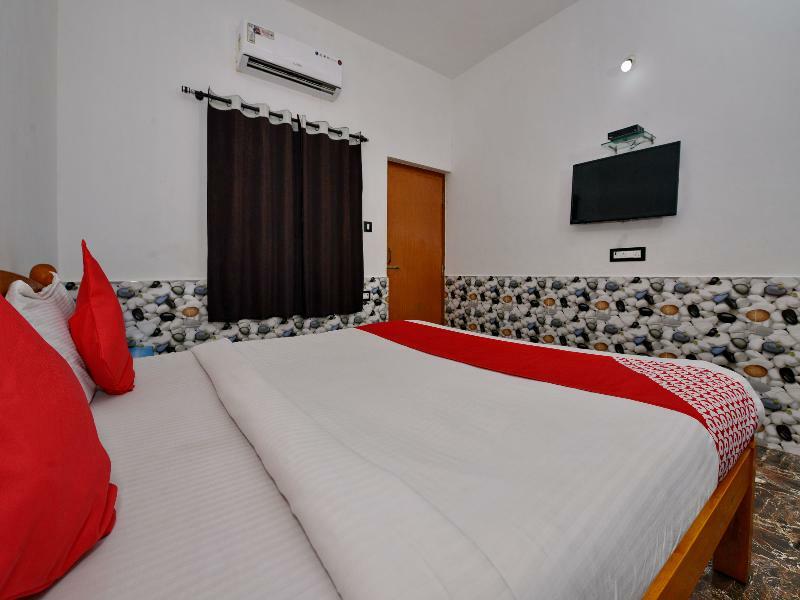 Oyo 10809 Hotel Tushar Inn Бага Экстерьер фото